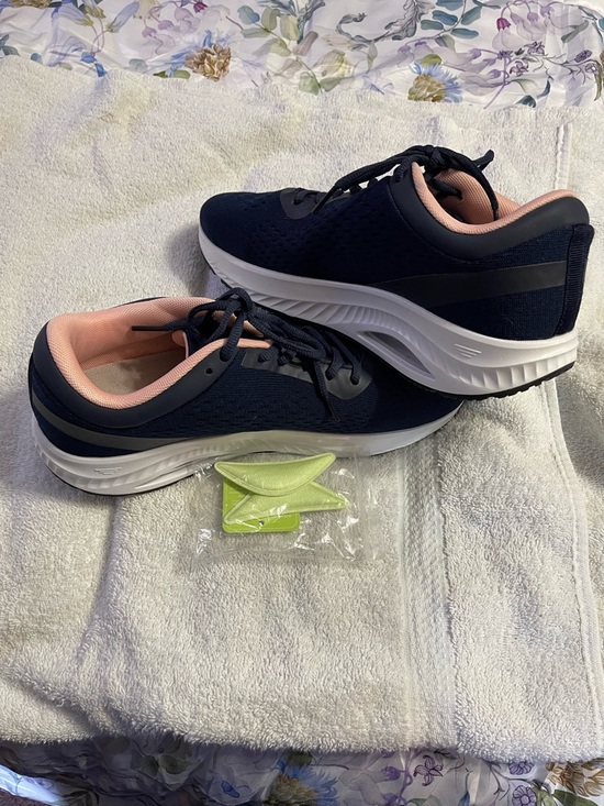 Broyon Shoes - Women’s Broyon Navy/ Pink orthotic Wide Toebox Sneakers. Size 11 Wide !  New!